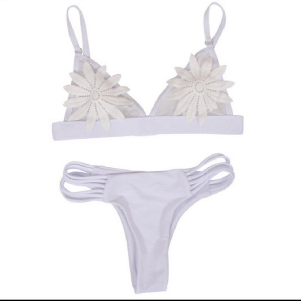 Triangle Mesh Top & Strappy Brazillian Bottom Suit - Picture 6 of 7